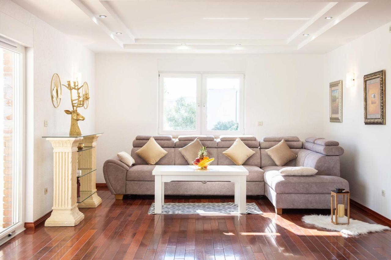 מרינה Luxury Villa Ivana מראה חיצוני תמונה
