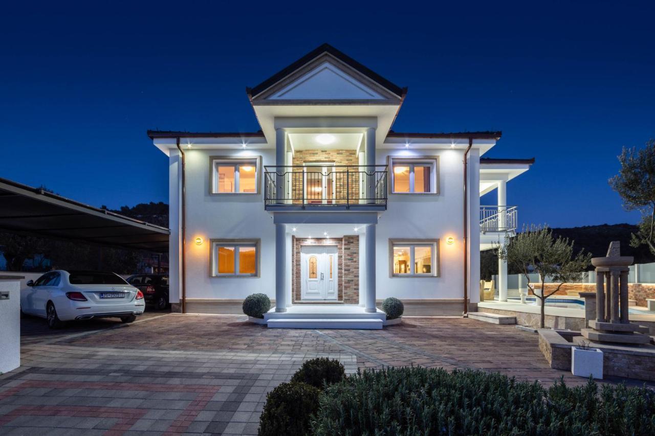 מרינה Luxury Villa Ivana מראה חיצוני תמונה