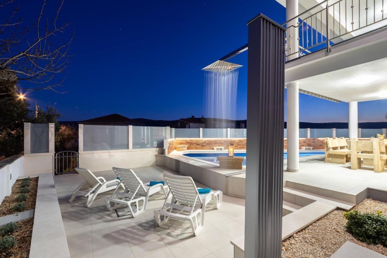 מרינה Luxury Villa Ivana מראה חיצוני תמונה